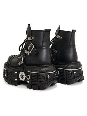 Martin-Stiefel im Retro-Punk-Stil