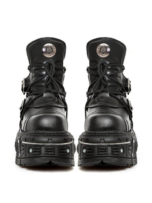 Martin-Stiefel im Retro-Punk-Stil