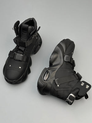 Stealth Runner-Stiefel mit Doppelriemen