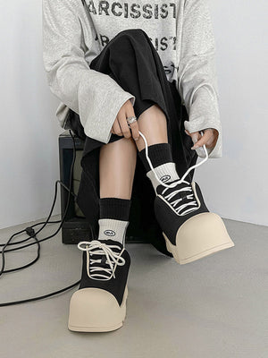 Niedrige Plateau-Sneakers aus Canvas