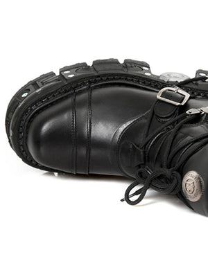Martin-Stiefel im Retro-Punk-Stil