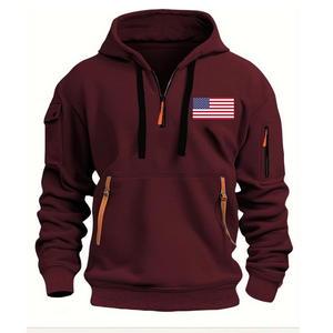 Kapuzenpullover mit Flaggen-Armtasche und Reißverschluss