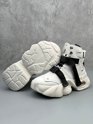 Stealth Runner-Stiefel mit Doppelriemen