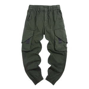 CARGOHOSE MIT TASCHEN UND BAND