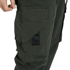 CARGOHOSE MIT TASCHEN UND BAND