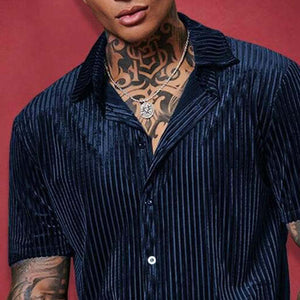 Einfarbig gestreiftes Kurzarmhemd für Herren