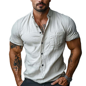 Einfarbiges Herrenhemd aus Baumwolle mit Revers und kurzen Ärmeln