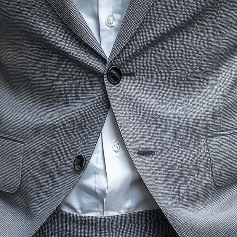 Hellgrauer Anzugblazer mit zwei Knöpfen für Herren im Frühling und Herbst