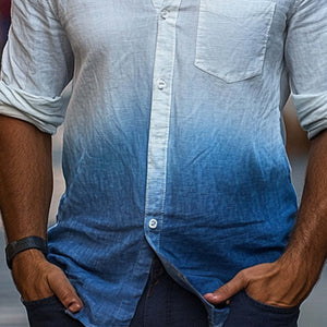 Hautfreundliches Freizeithemd aus Baumwolle mit blauem Farbverlauf und Batikmuster für Herren