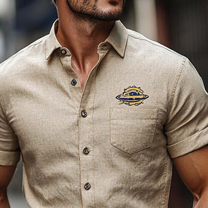 Herrenhemd aus Baumwolle und Leinen mit Stickereien und kurzen Ärmeln