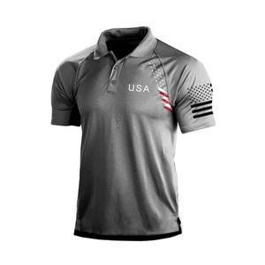 BUNTES POLOSHIRT MIT RAGLAN-GRAFIK UND USA-FLAGGE