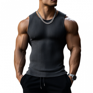 Lässiges, enges Tanktop aus Baumwolle mit Streifen und Rundhalsausschnitt für Herren