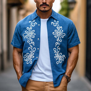Lässiges Herrenhemd aus Baumwolle mit Vintage-Stickerei und kurzen Ärmeln