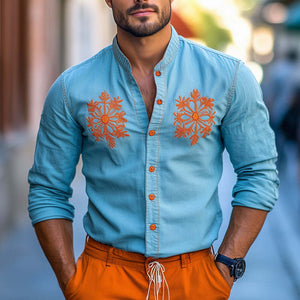 Hellblaues Jeanshemd mit Kontraststickerei für Herren