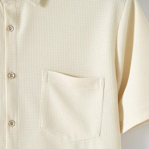 Herren-Set aus kurzärmligem Hemd und Hose mit Waffelmuster in Volltonfarbe