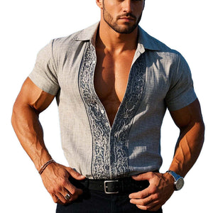 Herrenhemd mit bedrucktem Revers und kurzen Ärmeln