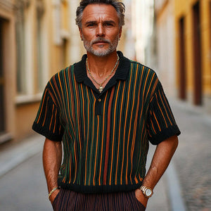 Herren-Strick-T-Shirt mit Retro-Colorblock-Muster und vertikalen Streifen