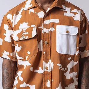 Herren-Freizeithemd mit Kontrastdruck und kurzen Ärmeln