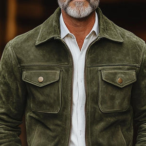 Herren Freizeitjacke aus Wildleder mit gestreiftem Besatz, Revers und Brusttasche