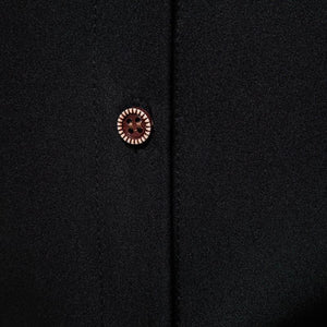 Herren-Langarmhemd mit lässigem Revers, schräger Knopfleiste, asymmetrischer Slim Fit