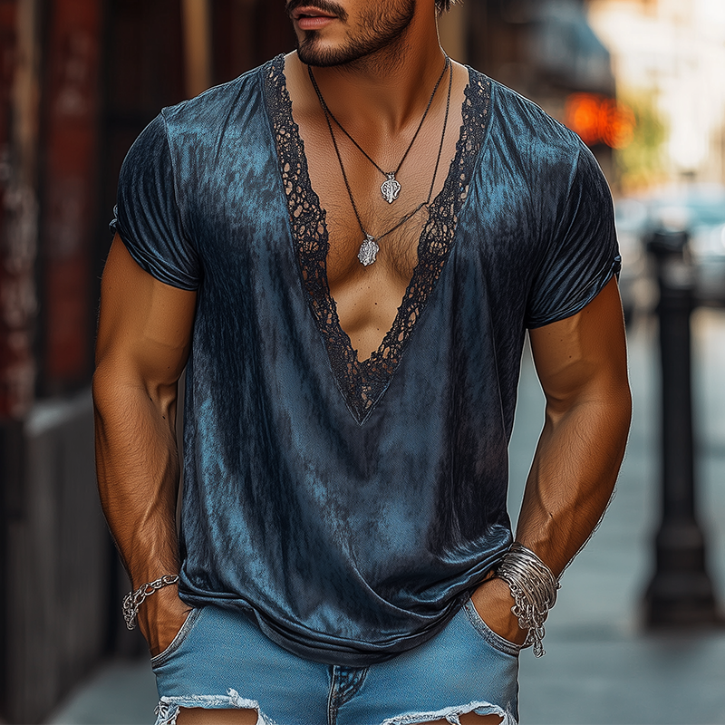 Herrenmode Retro Sexy Spitzennähte Satin Bedrucktes T-Shirt mit tiefem V-Ausschnitt