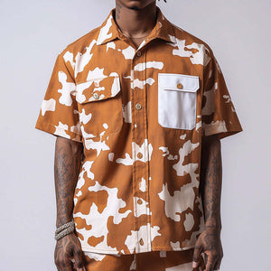 Herren-Freizeithemd mit Kontrastdruck und kurzen Ärmeln