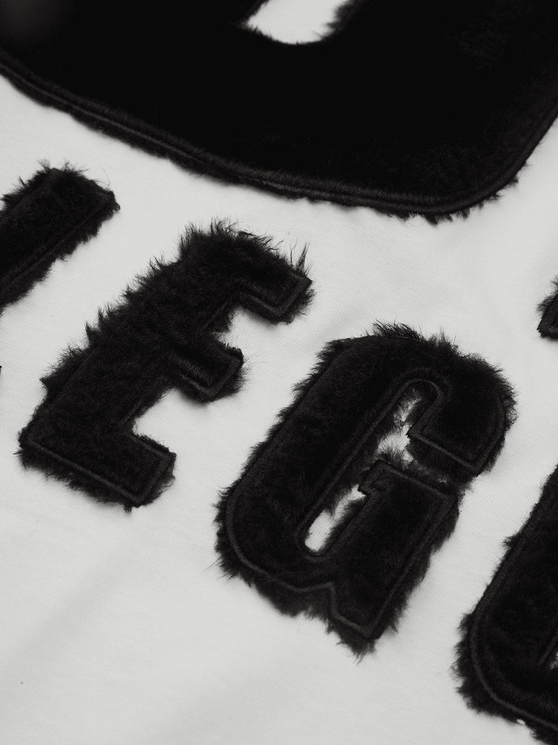 Wildleder-T-Shirt mit aufgestickten Buchstaben „Street Rap“ 