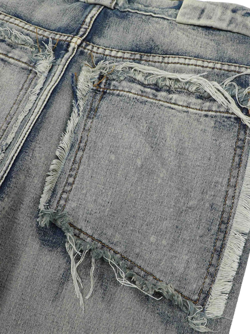 High Street – Jeans mit verwaschenem und abgenutztem Schnitt und Raw Edge 