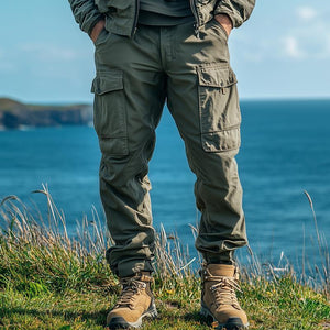 Einfarbige Cargohose mit mehreren Taschen für Herren