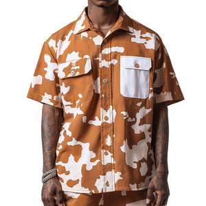 Herren-Freizeithemd mit Kontrastdruck und kurzen Ärmeln