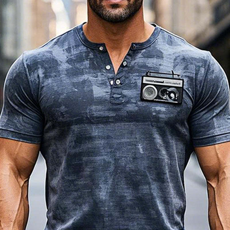 Herren-T-Shirt mit Batikmuster und V-Ausschnitt, kurzärmelig