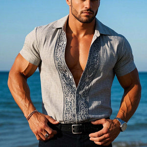 Herrenhemd mit bedrucktem Revers und kurzen Ärmeln