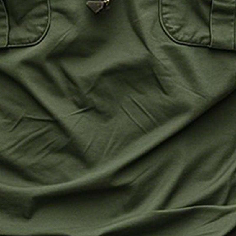 Herren-T-Shirt mit lässigem, kurzärmeligem Taschenmuster in Armeegrün