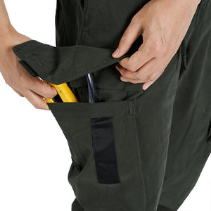 CARGOHOSE MIT TASCHEN UND BAND